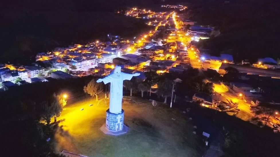 O Luau no Cristo Redentor de Gua&ccedil;u&iacute; no Esp&iacute;rito Santo: Uma Experi&ecirc;ncia Encantadora