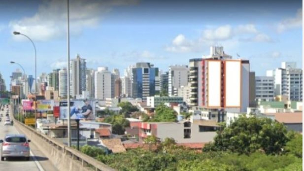 Destaque Sua Marca na Terceira Ponte de Vila Velha com M&iacute;dia em Empena!